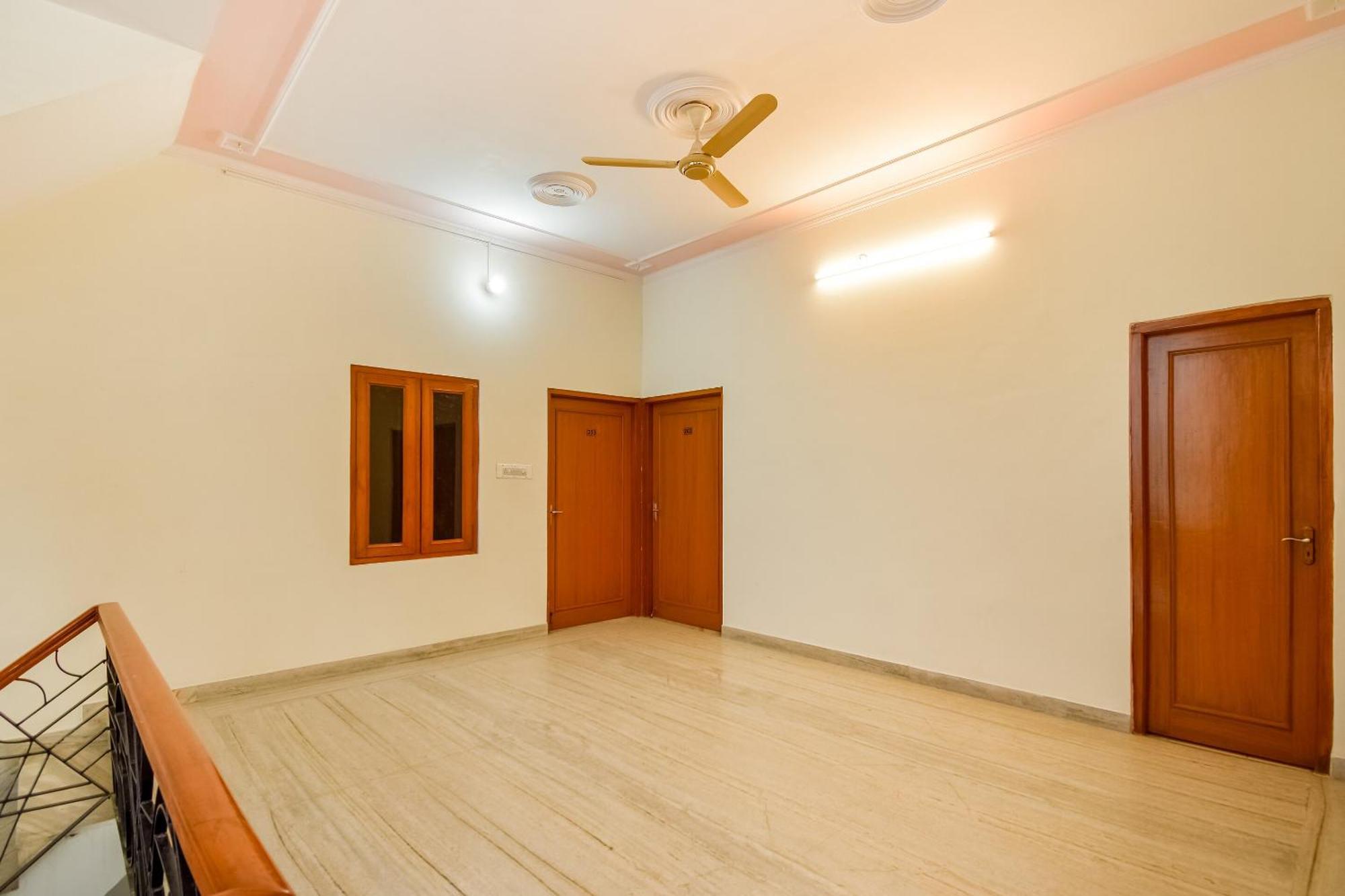 Hotel O Kusum Lodge Pandu Екстериор снимка