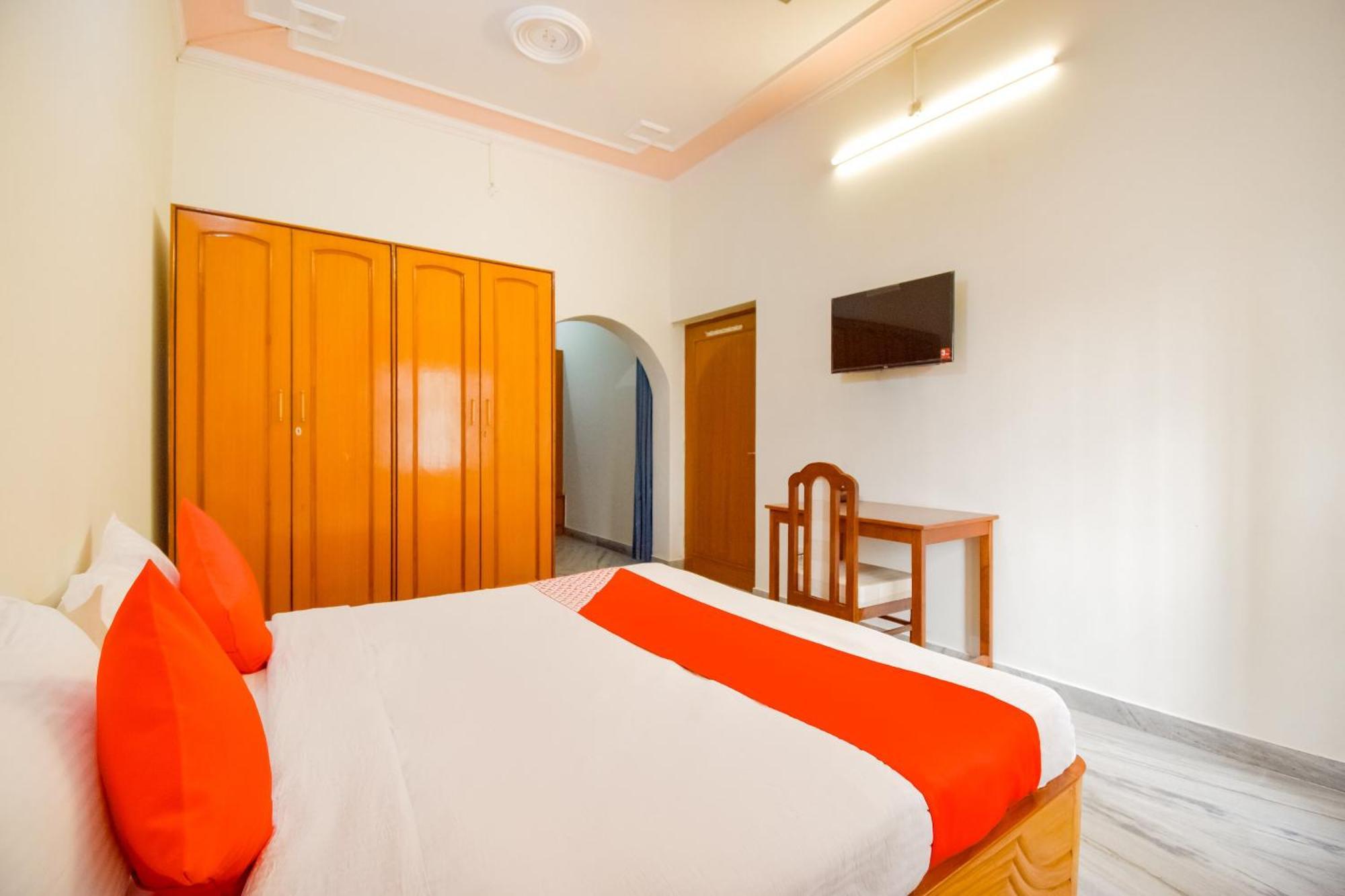 Hotel O Kusum Lodge Pandu Екстериор снимка