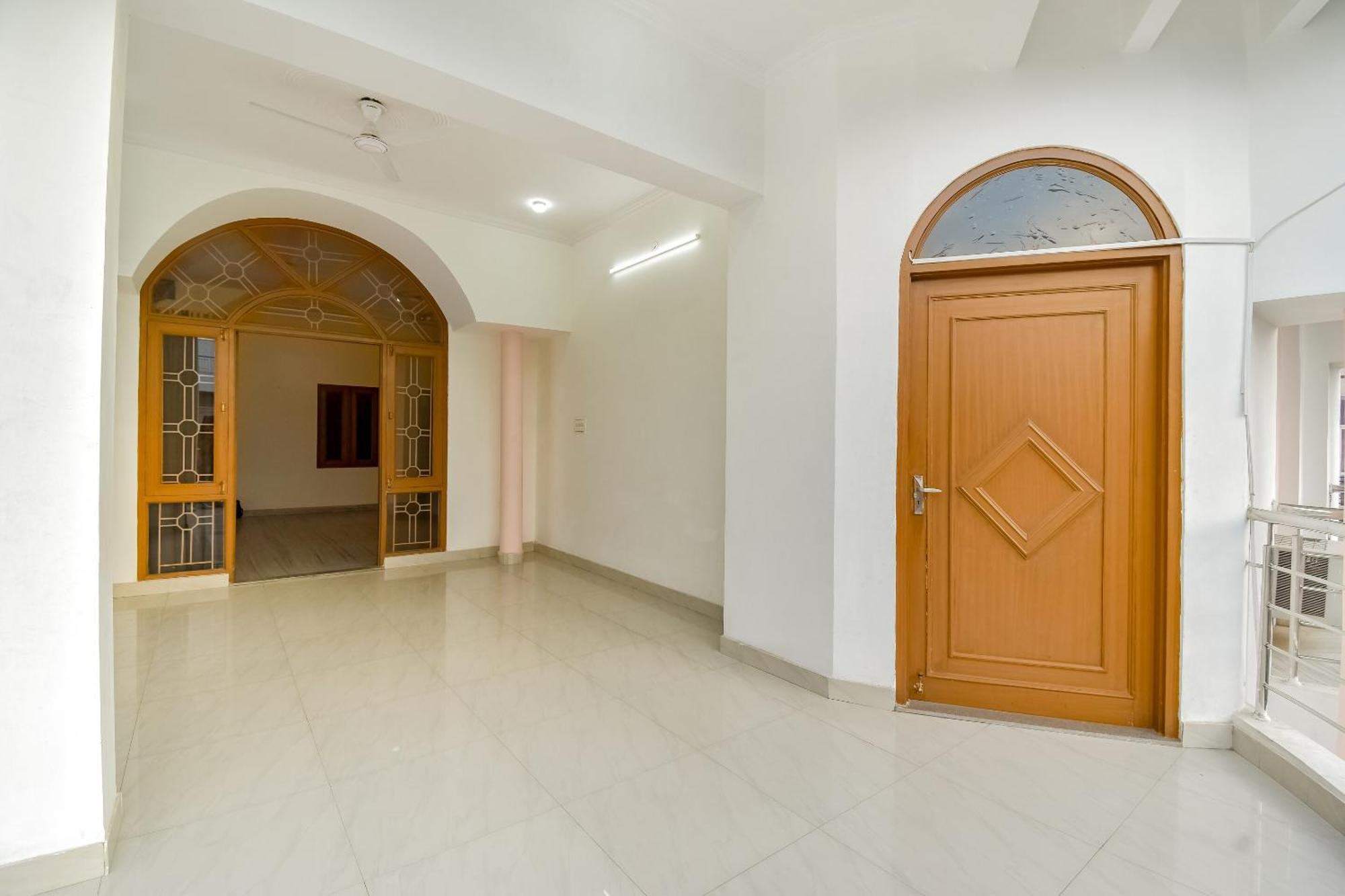 Hotel O Kusum Lodge Pandu Екстериор снимка
