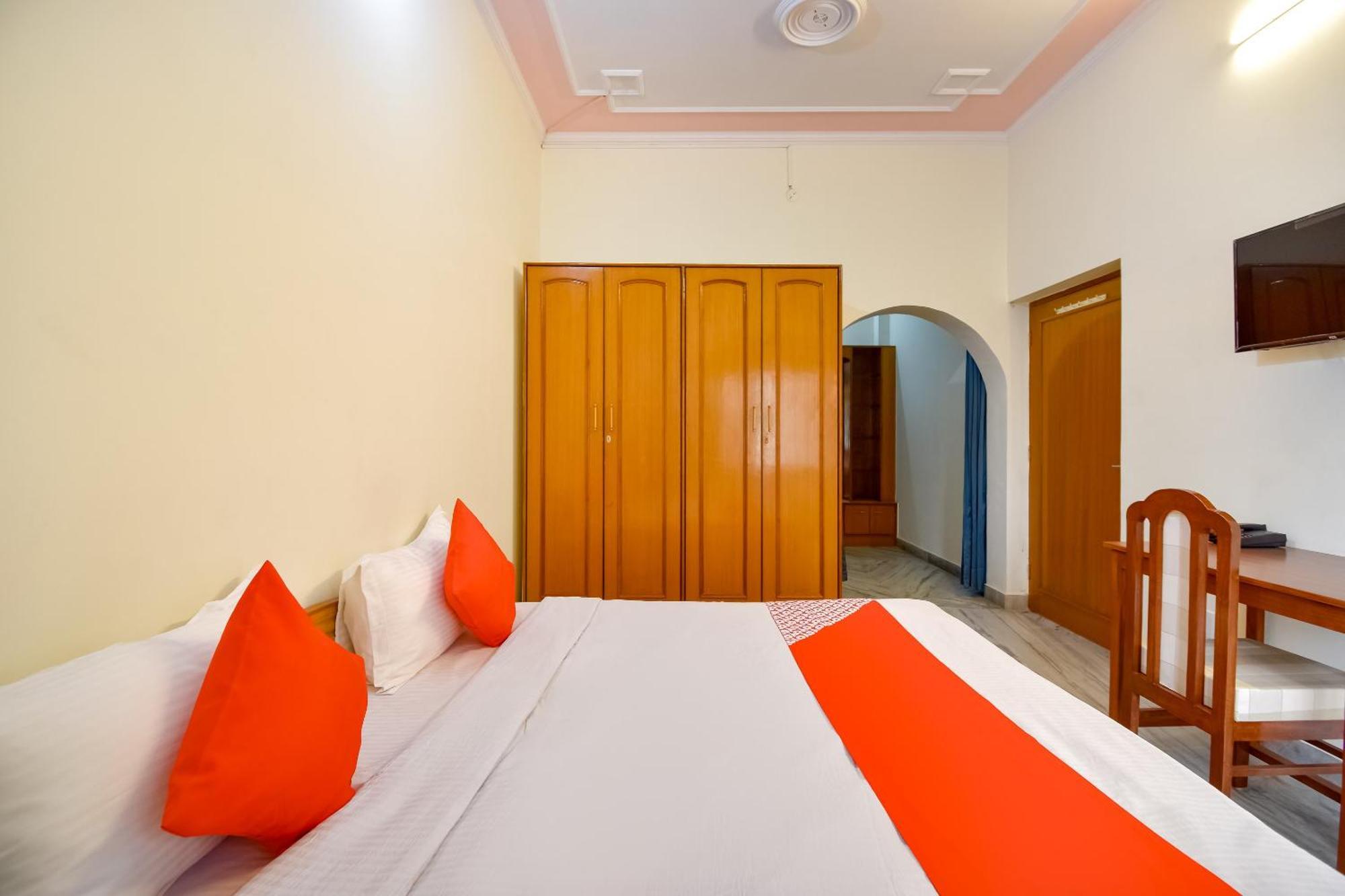 Hotel O Kusum Lodge Pandu Екстериор снимка